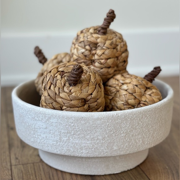 White/ Modern/ Decorative Bowl *stucco* texture🤍 - Picture 4 of 4